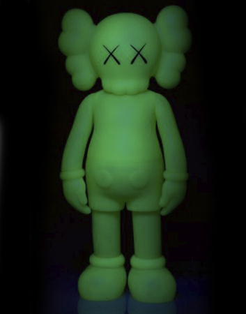 Kaws Five Years Later Companion Виниловая Фигурка (Фосфорный) - 28 см