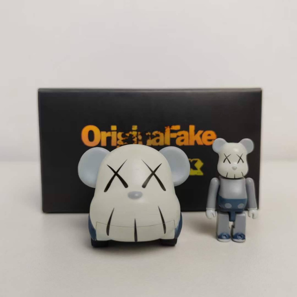 Набір фігурок і автомобіля KAWS x Bearbrick x Takara Tomy Choro-Q сірий (5 см)