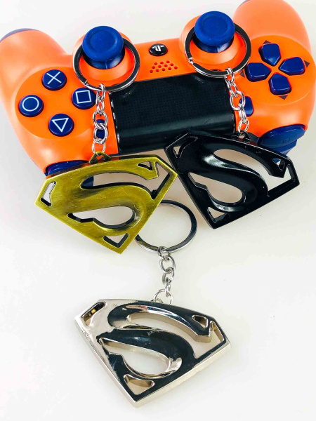 Металевий брелок Superman (Супермен) — культовий аксесуар для фанатів DC Comics