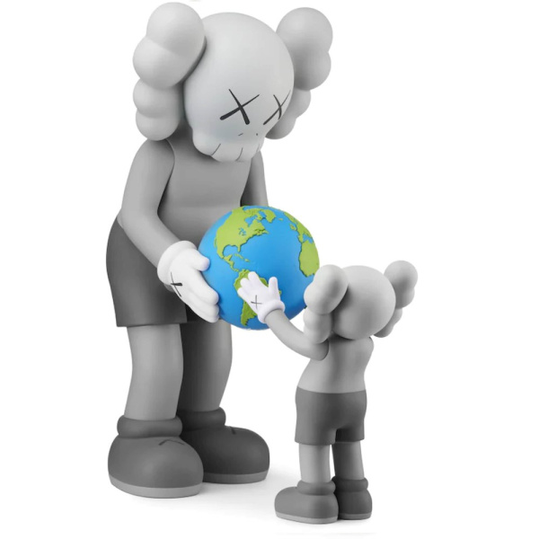 KAWS THE PROMISE Вінілова фігурка Сіра (34см) KAWS THE PROMISE Вінілова фігурка Сіра (34см)