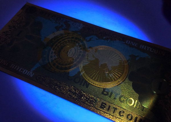 Позолочена сувенірна банкнота 1 Bitcoin 155*76mm