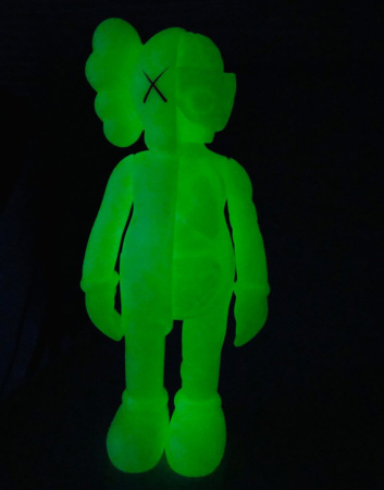 Фигурка KAWS Dissected Companion (фосфорный) – 37 см